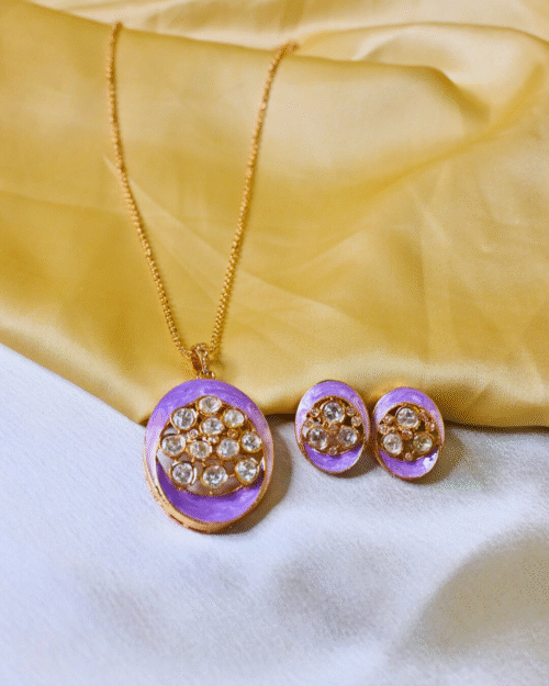 Meenatique Pendant