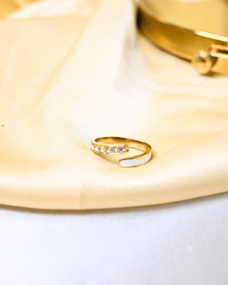 Aura Curve Ring