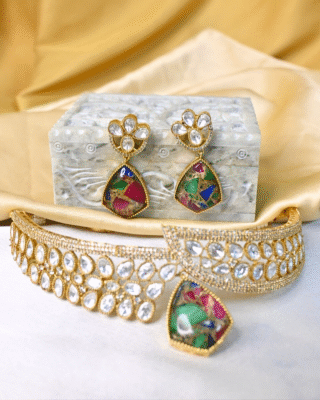 Noor-e-Jaam Choker