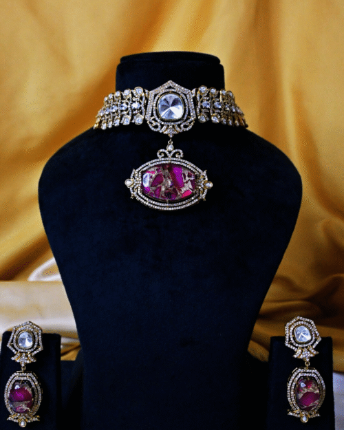 Retro Bloom Doublet Stone Choker