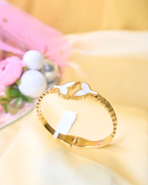 Fishtail MOP Bracelet - Image 2