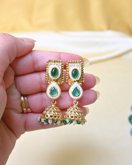 Kundan Embedded Emerald Neckpiece - Image 2