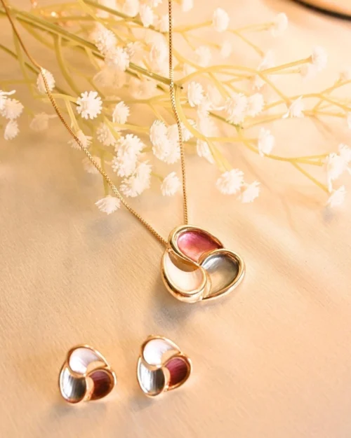 Amber Kiss Pendant