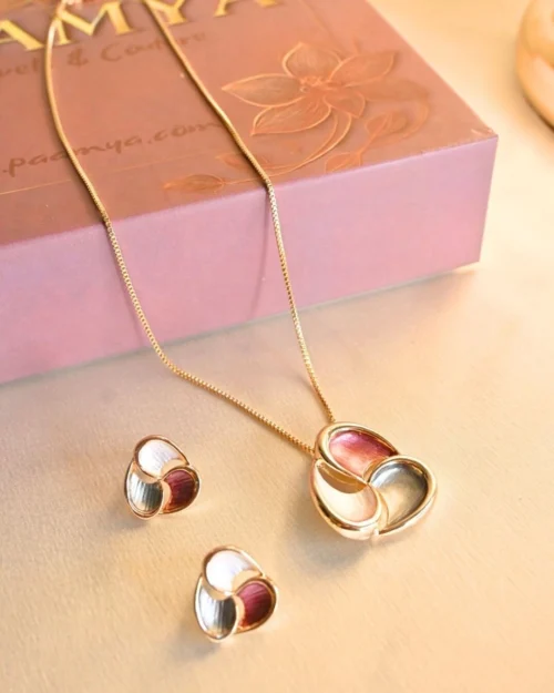 Amber Kiss Pendant - Image 2