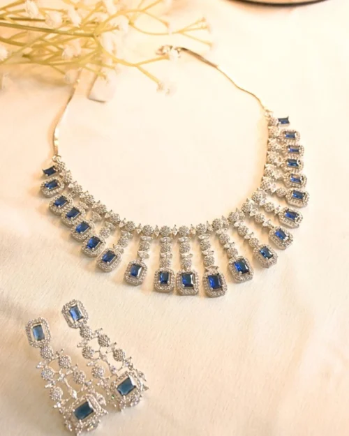 Aura AD Neckpiece