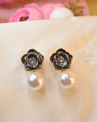 Black Rose Pearl Earings