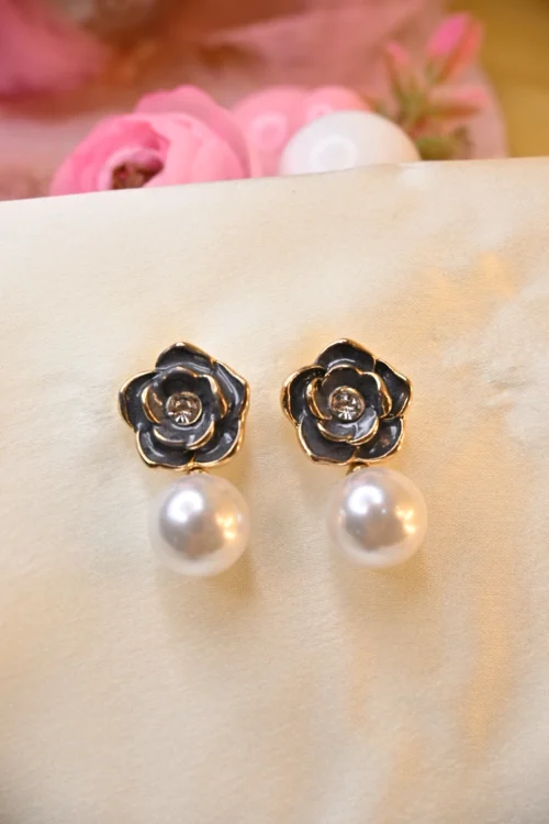 Black Rose Pearl Earings