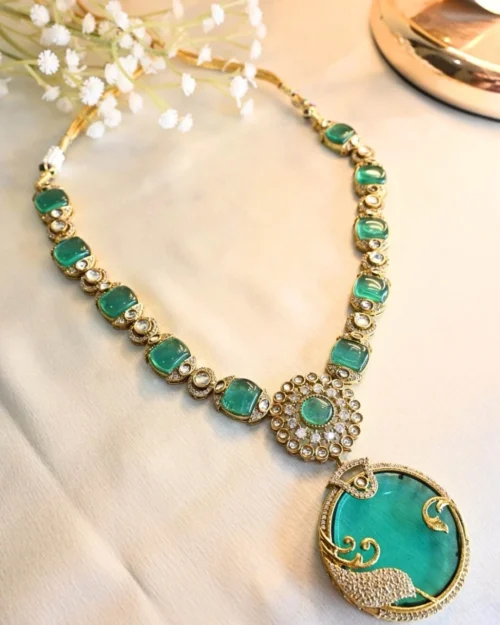 Lumi Stone Neckpiece - Image 3